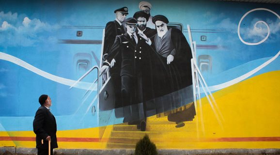 Ayatollah Khomeini Returns to Iran2
