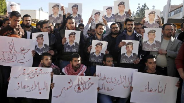 Supporters of Jordanian pilot, Lt. Muath al-Kaseasbeh